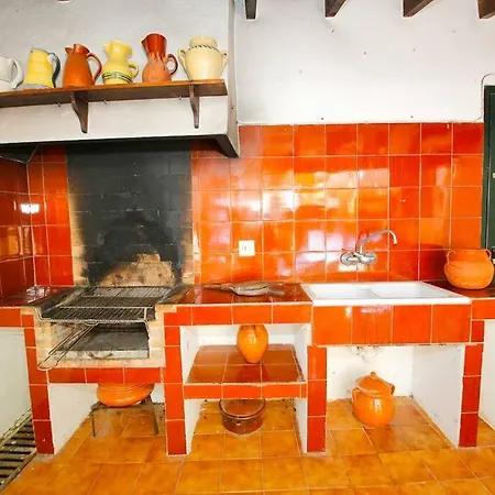 Great With Ac, Pool And Bbq
