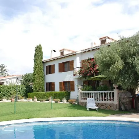Great With Ac, Pool And Bbq