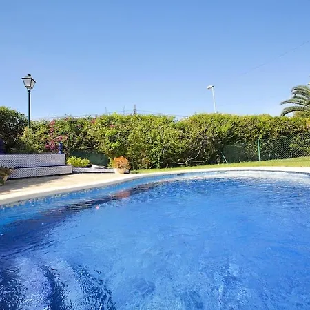 Great With Ac, Pool And Bbq *