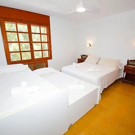 Great With Ac, Pool And Bbq Holiday home *