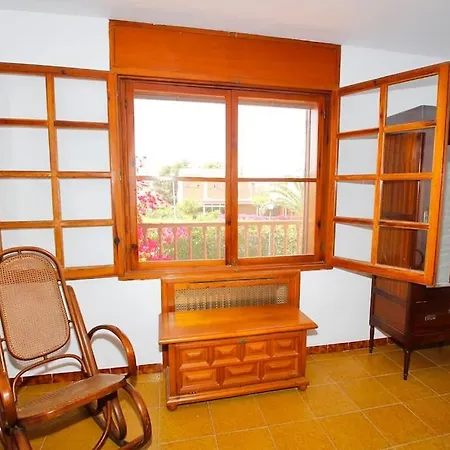 Great With Ac, Pool And Bbq *