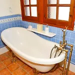Great With Ac, Pool And Bbq