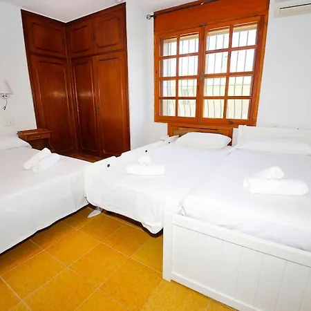 Great With Ac, Pool And Bbq El Campello